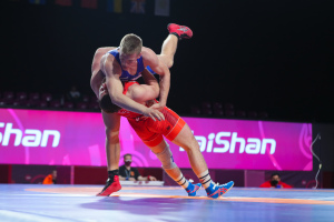 Adlan AKIEV (RUS) df. Marc WEBER (SUI)5 